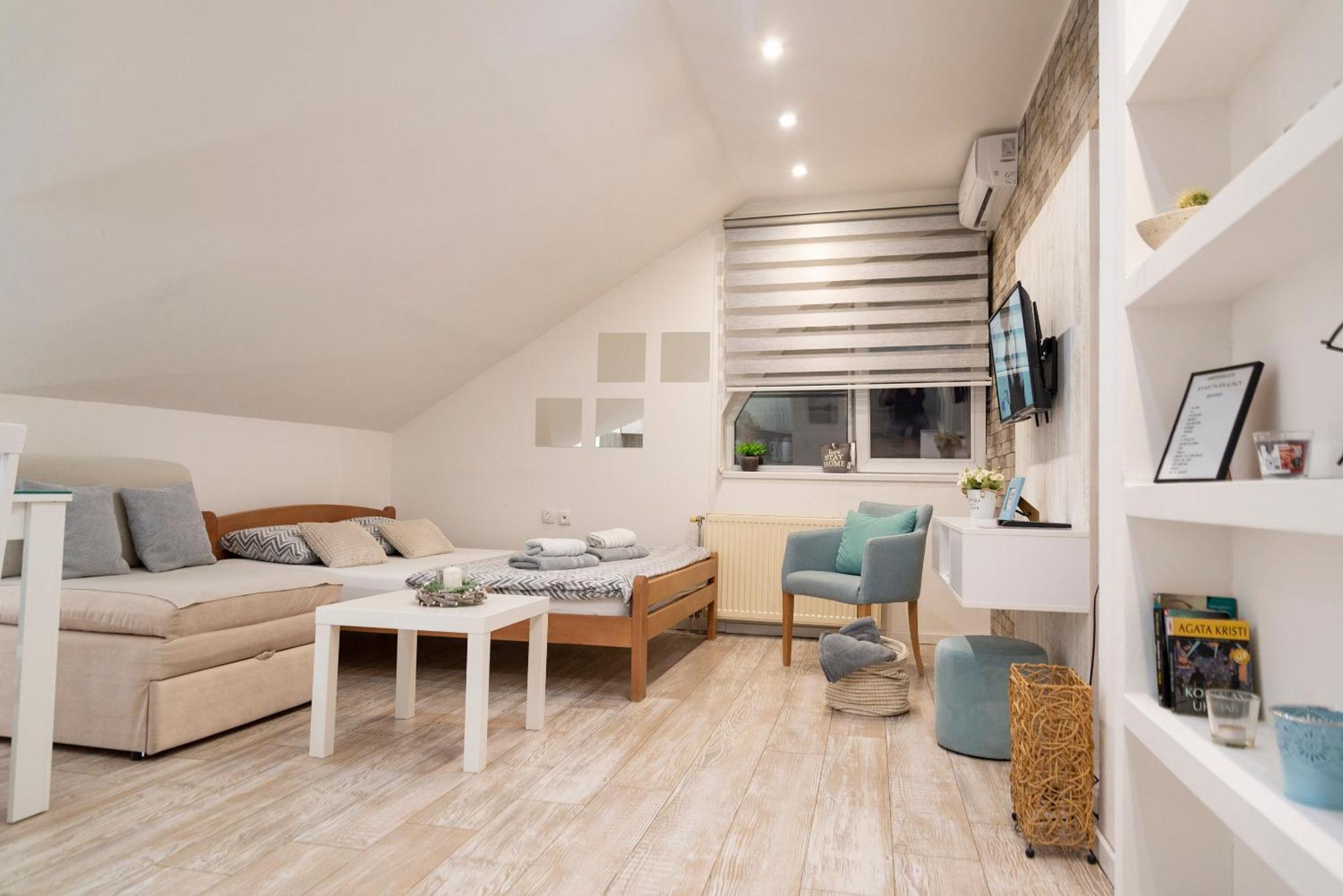Apartman Gaga Lägenhet Novi Sad Exteriör bild
