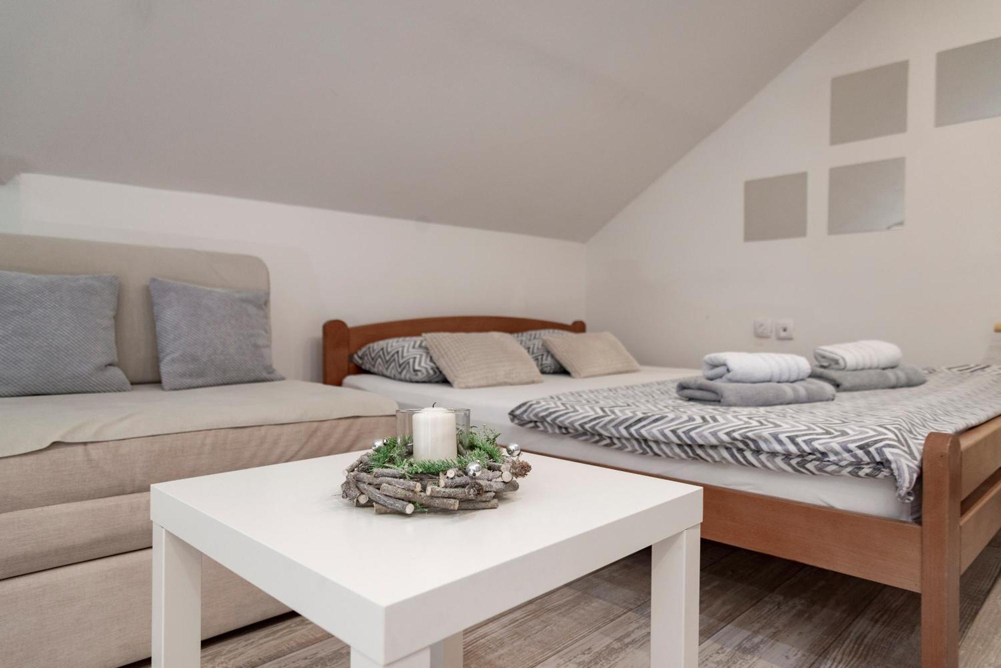 Apartman Gaga Lägenhet Novi Sad Exteriör bild